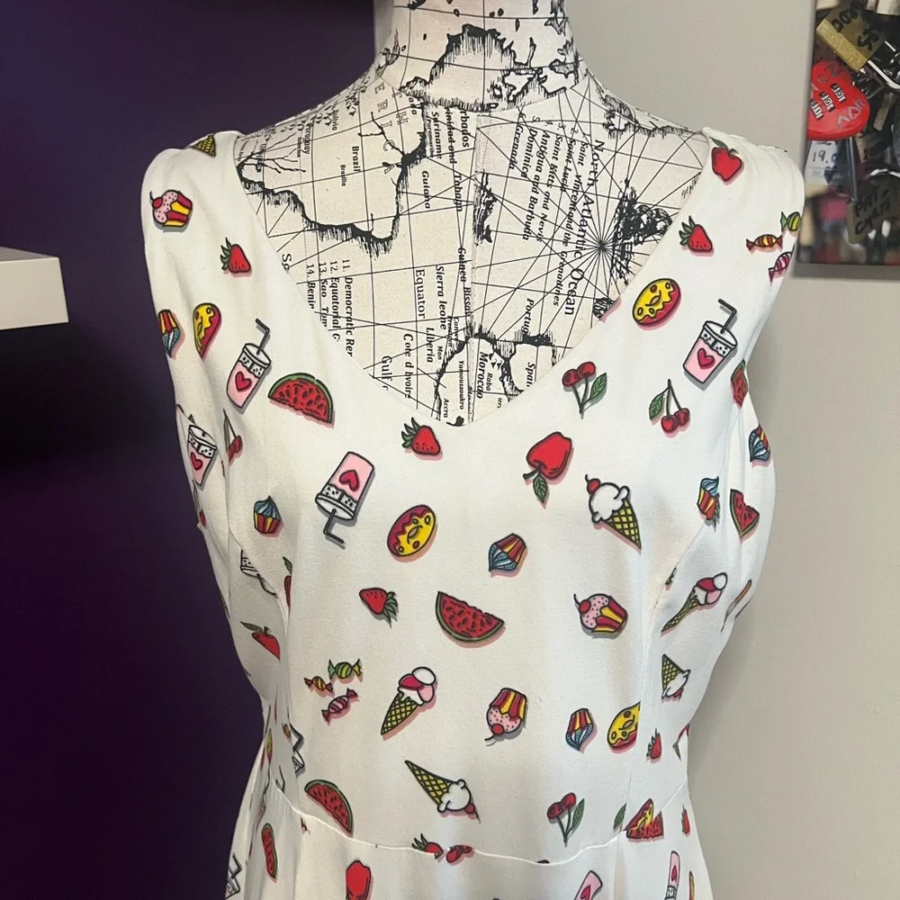 Eva Rose Sleeveless Summer Dress - Picture 2 of 8